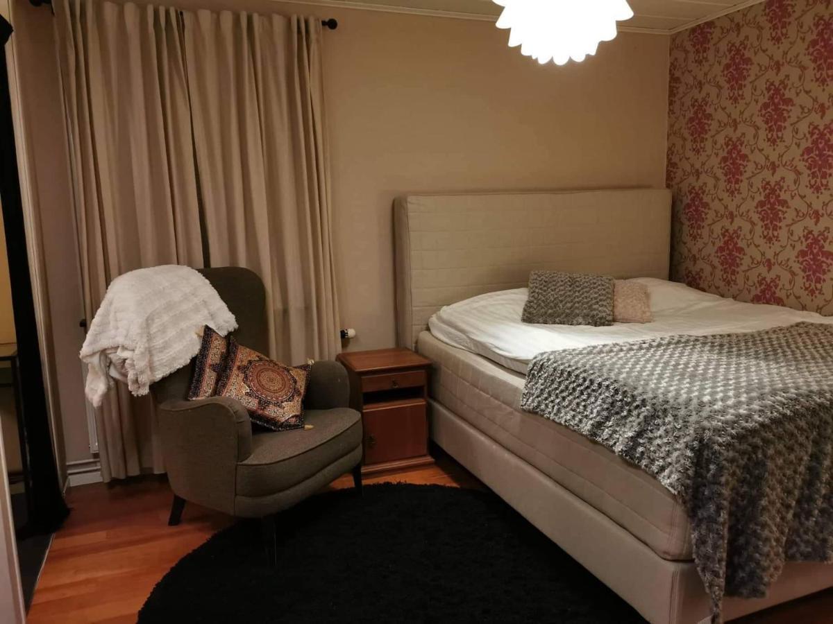 Own Room With Big Bed In A Big House! Luleå Екстериор снимка